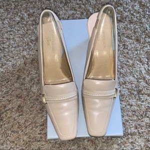 AK by Anne Klein iflex Sling Backs